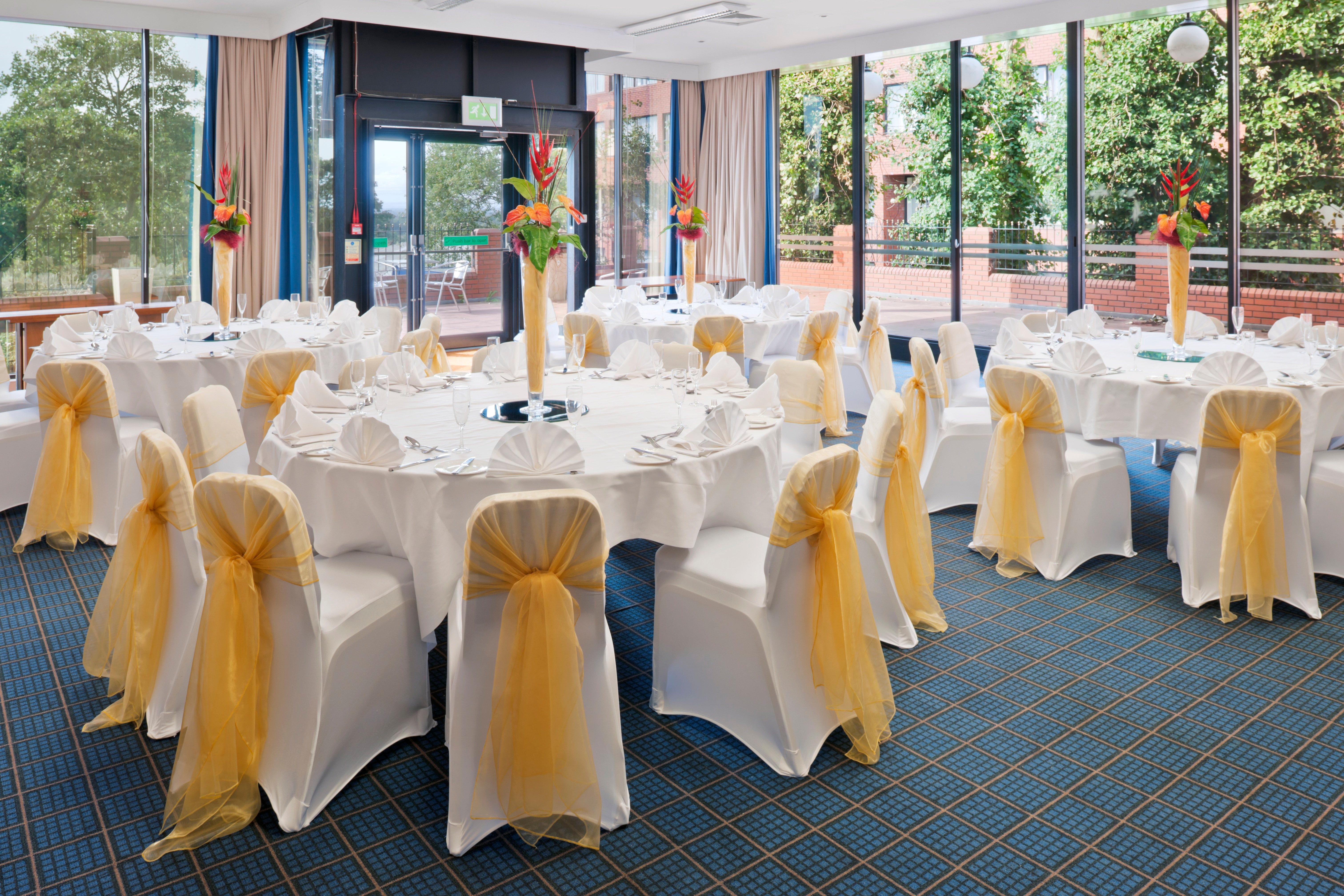 Holiday Inn Runcorn M56 Junction 12 By Ihg Exterior foto